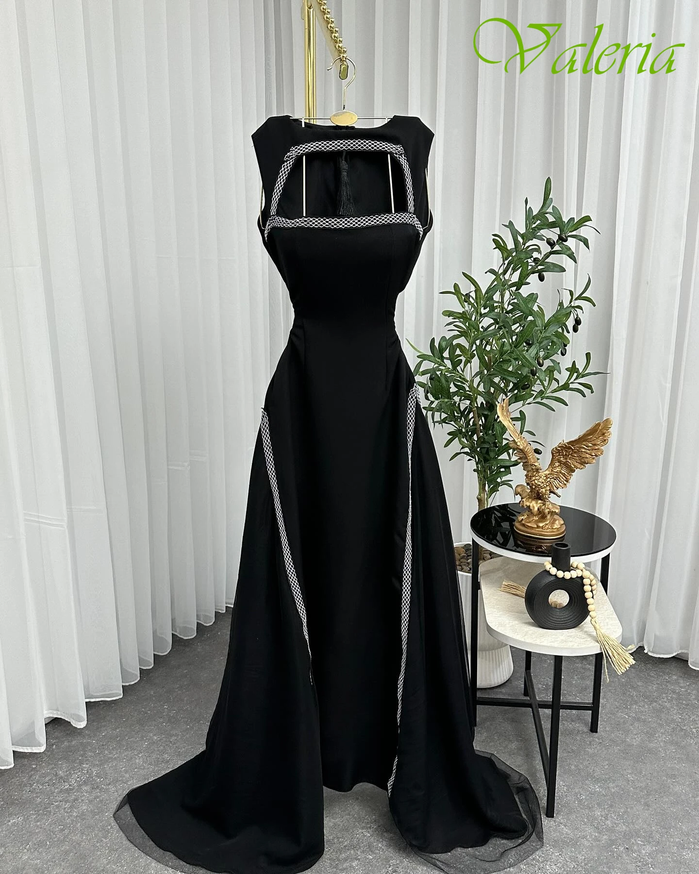 Sukienki wieczorowe w kształcie litery A z okrągłym dekoltem, eleganckie, formalne, nowoczesne, w stylu gwiazd, z temperamentem, szyte na miarę na specjalne okazje.