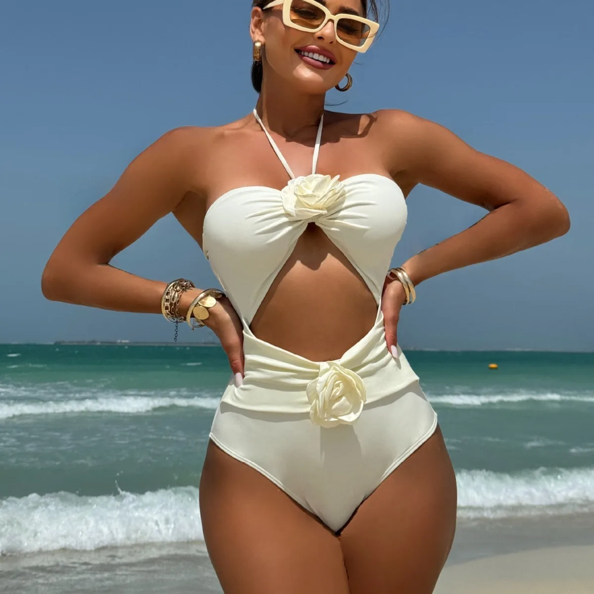 2024 Nuevo bikini de traje de baño de una pieza con tirantes de rosa lisa hueca con cordón