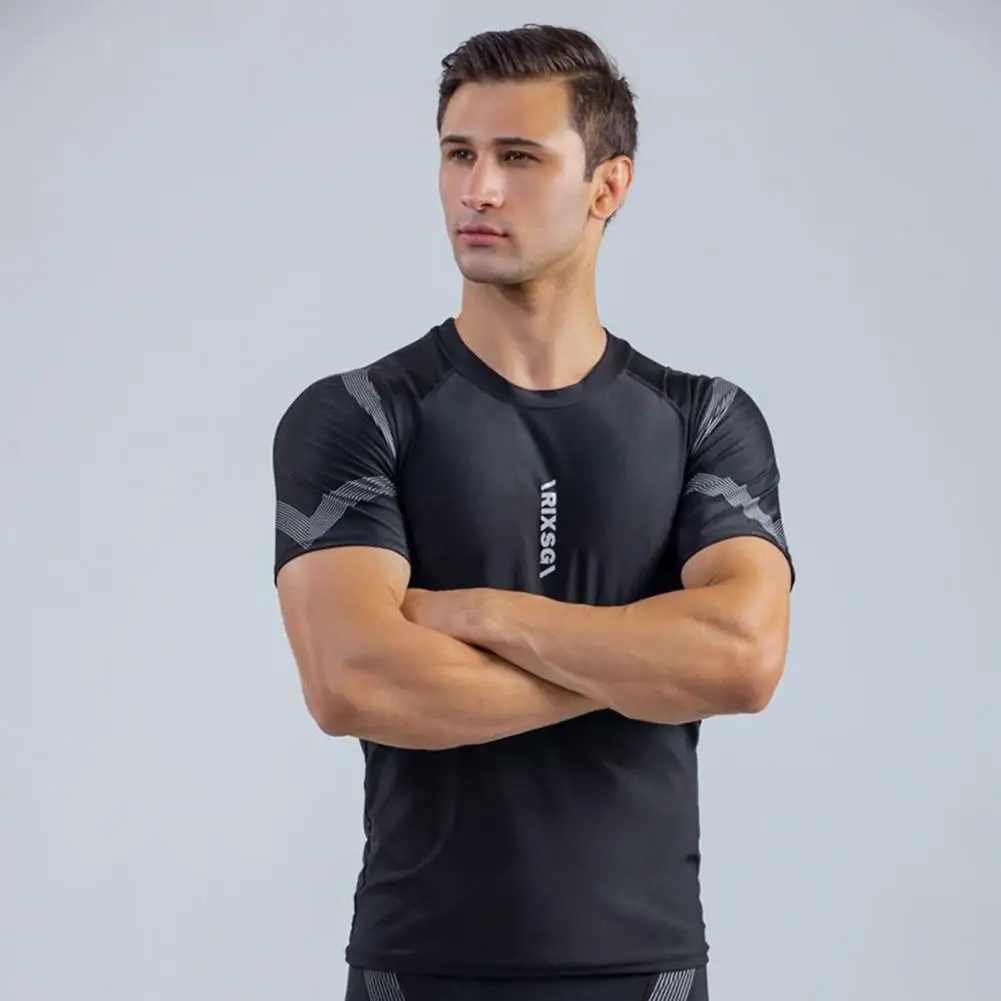 Swimming Suit 2Pcs/Set Trendy Stretchy Breathable Lines Printing Skinny T-shirt Shorts Bathing Suit Swimming Pool Clothing