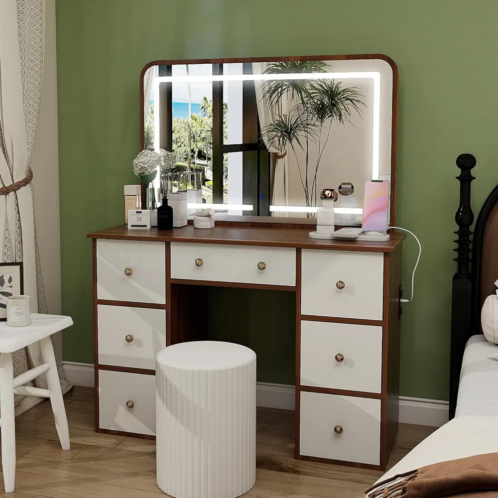 Vanity Desk With Po…