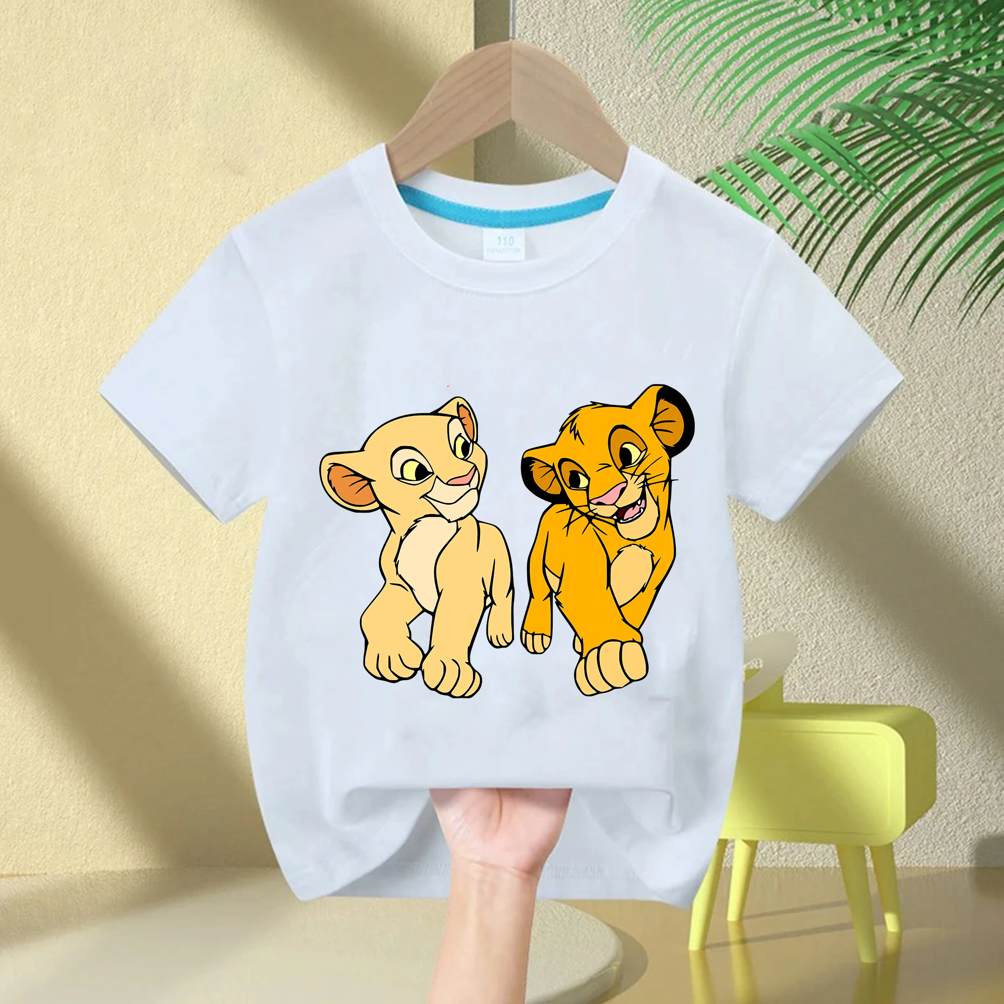 Trendiges und Cooles Kinder-T-Shirt mit Löwenkönig-Simba-Cartoon-Druck, Sommer 2026, atmungsaktive Baumwolle, Kurzarm für Eltern und Kind – Detail 4