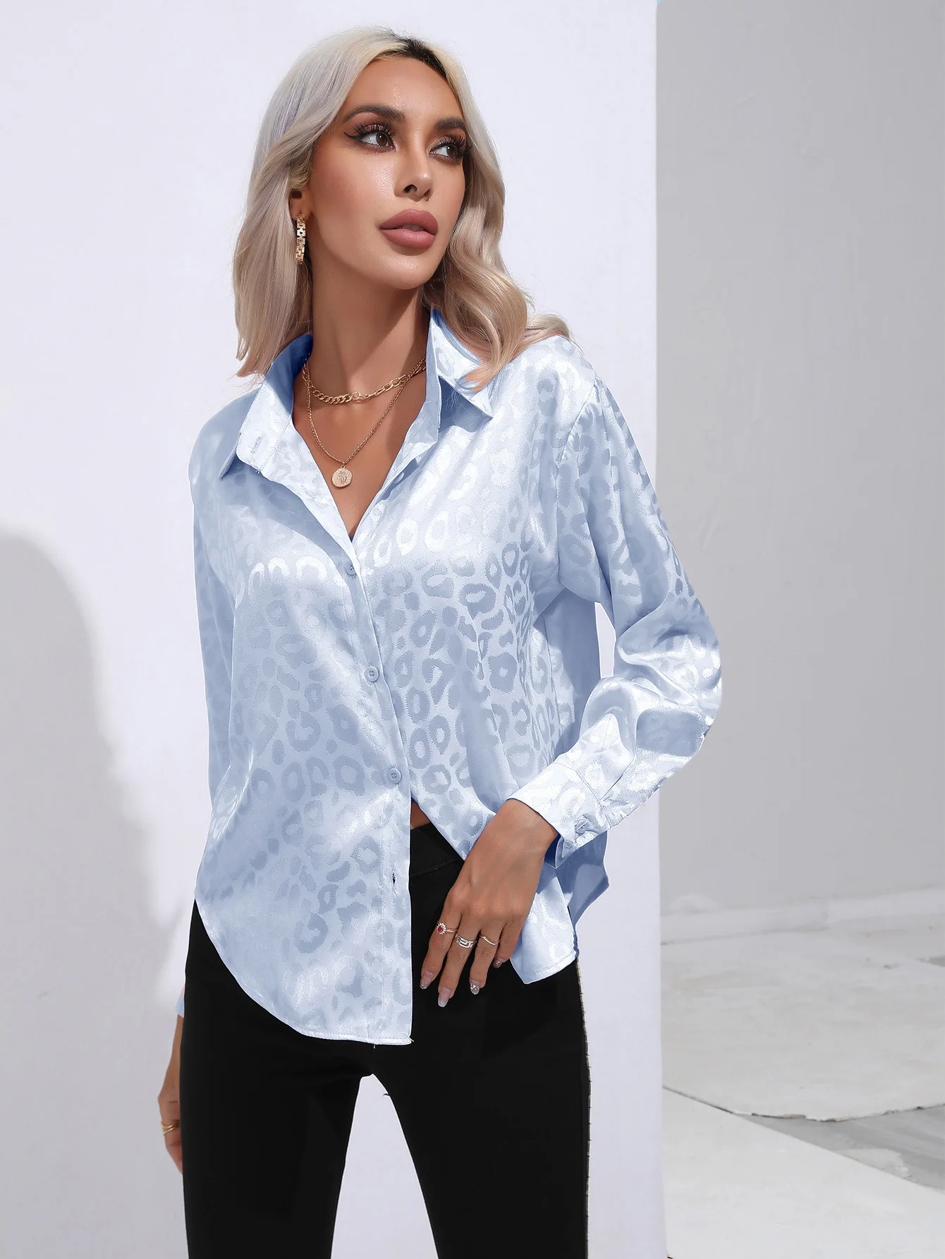 Blusas de satén estilo otoño primavera para mujer, camisas informales de manga larga con cuello vuelto, Blusas con estampado de leopardo