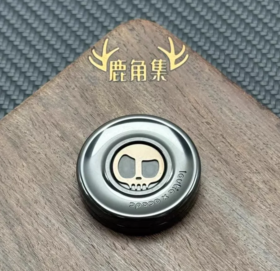 

Used EDC Lautie &AC Devil Milk Cap Zirconium polishing ppb coin fidget decompression toy