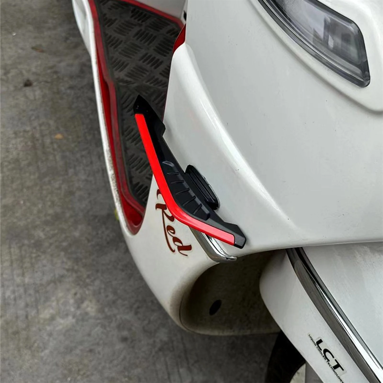 1 Pair Motorcycle Winglet Side Fairing Winglets Aerodynamic Spoiler Scooter Dynamic Wing Decoration Sticker Modified Wind Wing