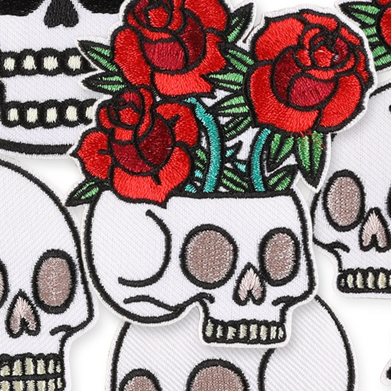 5 Stück Totenkopf-Rosen-Aufnäher zum Aufbügeln für Kleidung, bestickte Stoffaufkleber, Mochila-Jacken, DIY-Stickerei, Thermo-Lot – Detail 3
