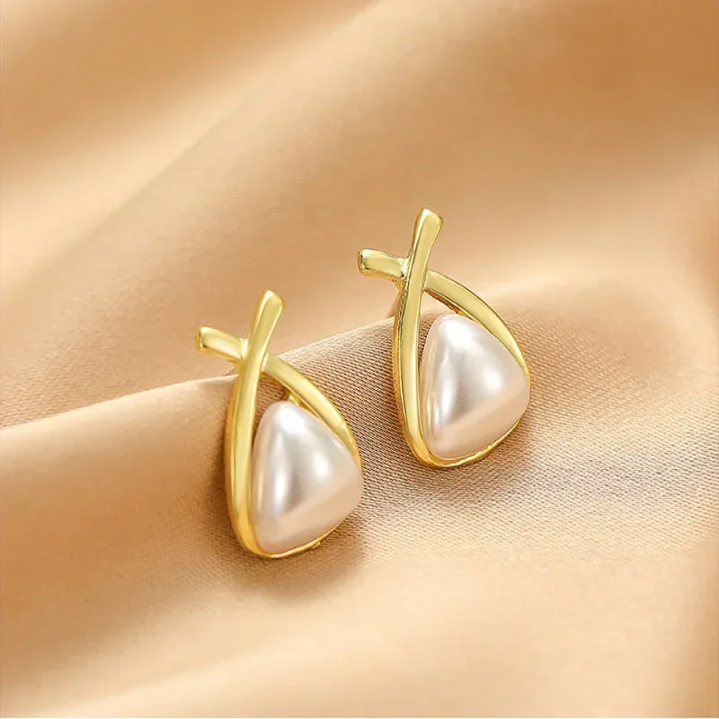 Gold Earrings for Women Trendy Stud Earrings Dainty Pearl Earrings Simple Hypoallergenic Jewelry Wedding Gifts