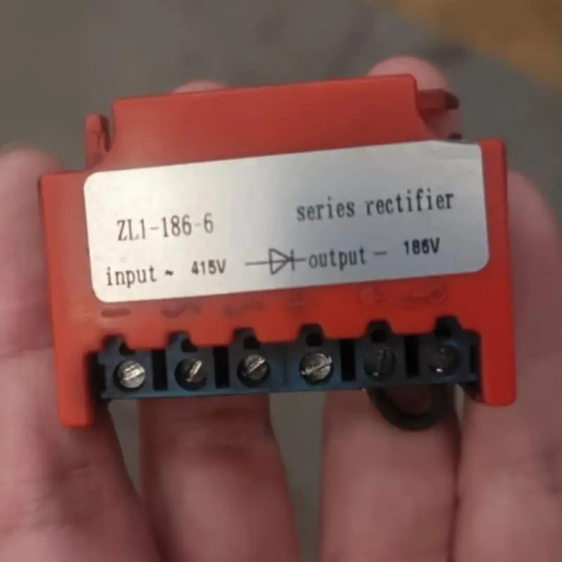 

Модуль быстрого выпрямителя тормозного тока двигателя Zl1-186-6 AC415V DC185V