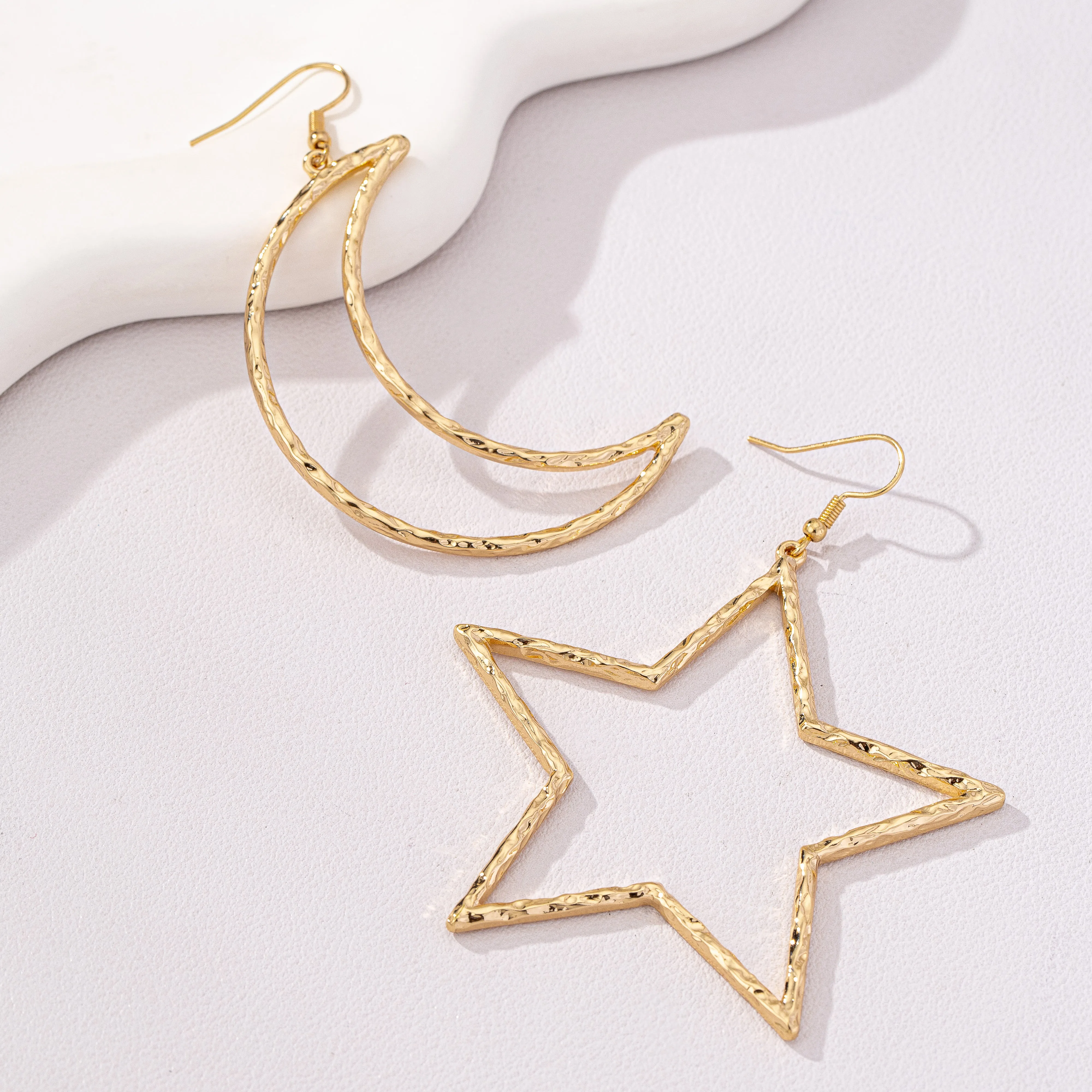 

Fashionable European American style punk casual metal five-pointed star moon earrings, vacation travel jewelry