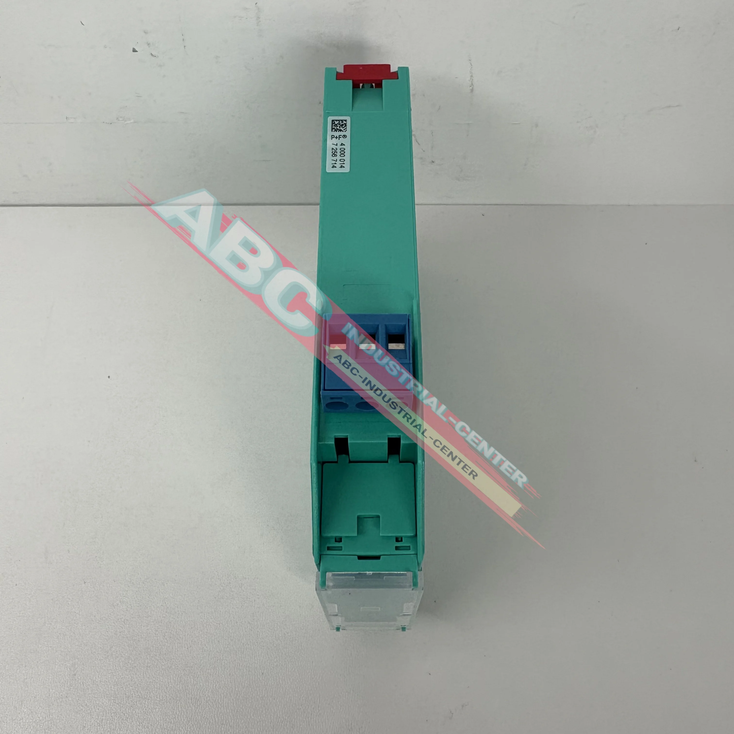 

New in box PVM58N-011AGROBN-1213 UC500-30GM-IUR2-V15 Safety barrier