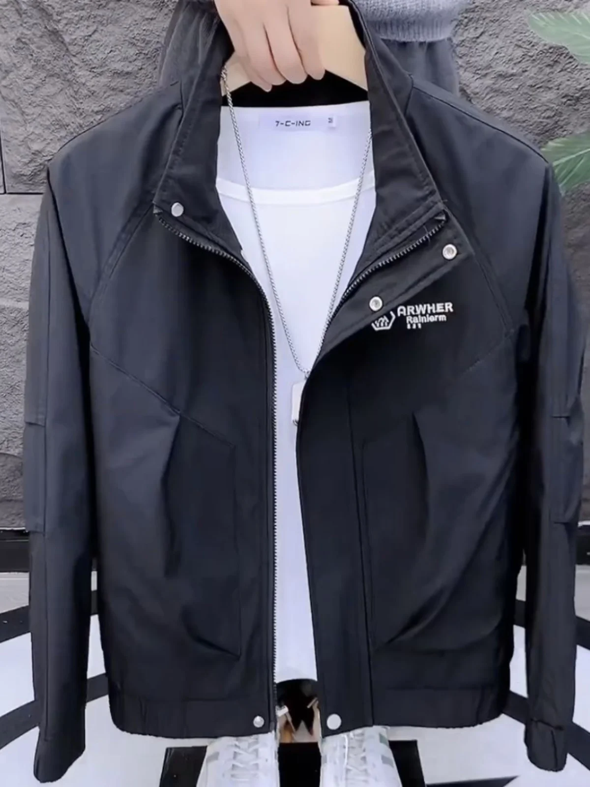 

Faionable Slim Fit Мужская куртка Осень Зима Новый Sle Personali Модная верхняя одежда Молодежная ulari Ветрозащитная полиэстеровая одежда...