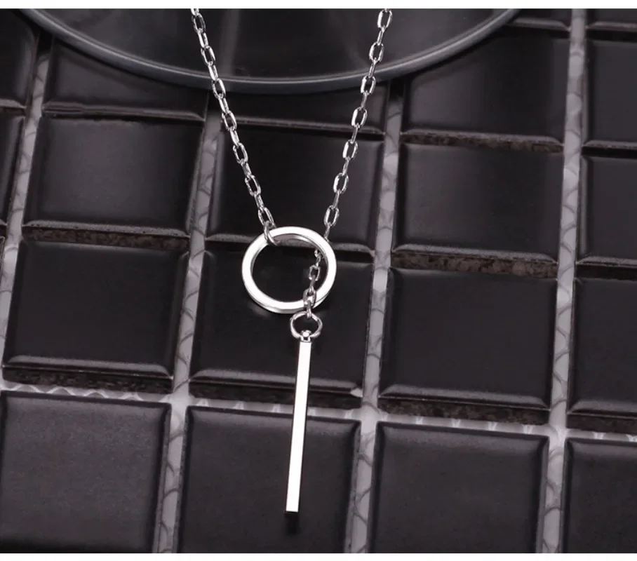 قلادة طويلة، بتصميم فريد وأسلوب أنيق، وهي سلسلة نسائية محبوكة مستديرة بسيطة