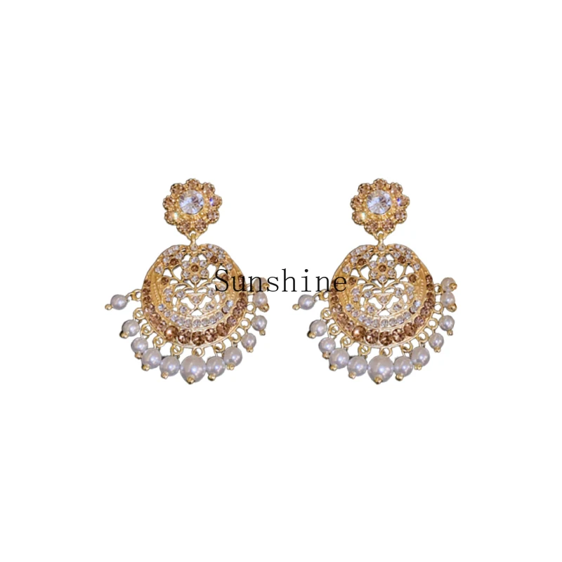 

Gold pearl earrings popular light luxury high sense atmospheric earrings