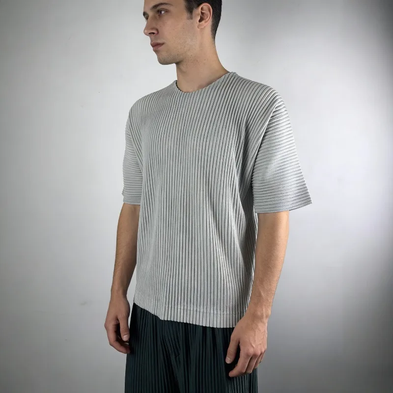

Miyake Pleated Plisse T-shirt Men's Solid Color Round Neck Casual Pleats T-shirt 2026 Summer New Plus Size Loose Fold Tops