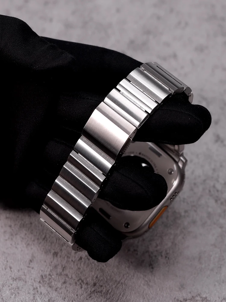 Cinturino in acciaio inossidabile di lusso per Apple Watch 44mm 45mm 49mm 42mm cinturino magnetico in metallo per iWatch 9 Ultra 8 7 SE 6 5 4 3