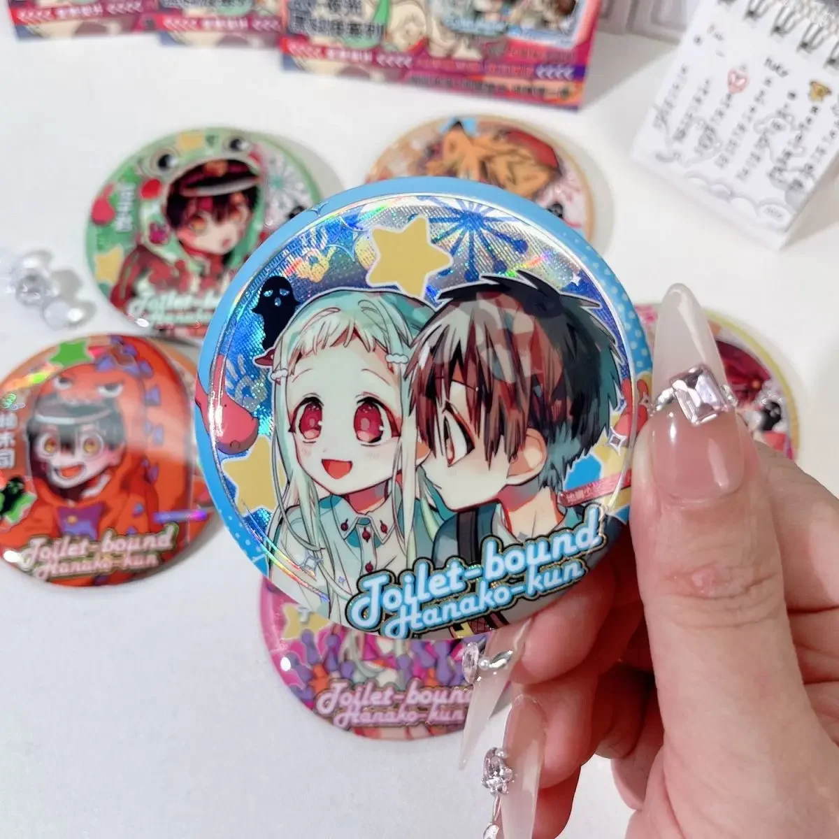 Jibaku Shounen Hanako-kun Leuchtende Laser-Anstecknadel Blind Box Anime Doppel-Flash-Pin Brosche Sammlerstück Merchandise Geschenk – Detail 9