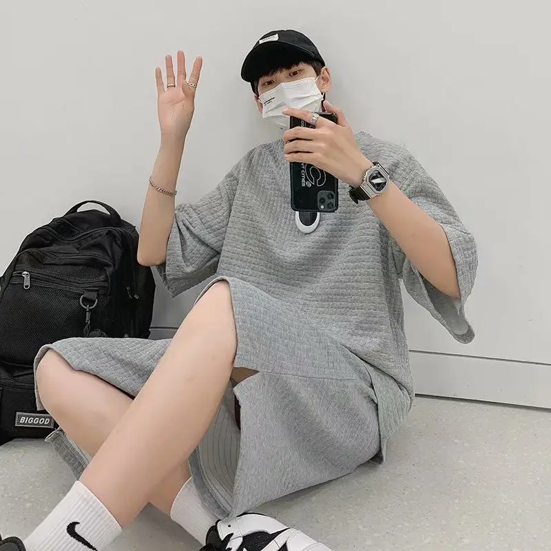 

Trendy Men's Waffle Textured Casual Set Summer Short Sleeve Shorts Loose Fit Two Piece Outfit Unisex Sportswear