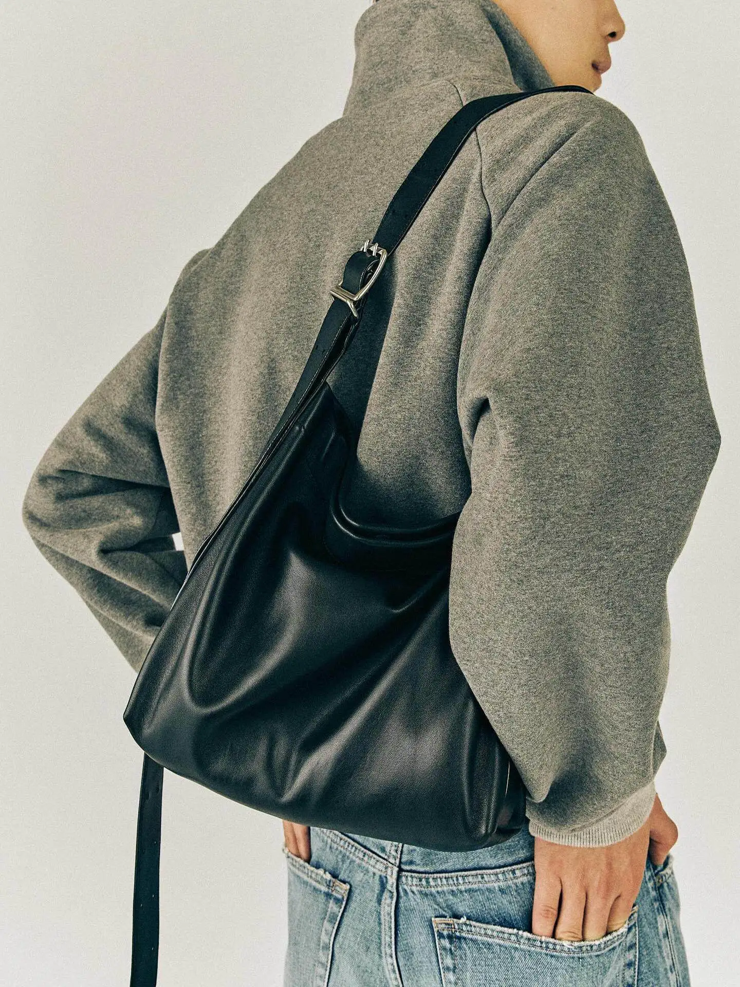 

VD009 calfskin black shoulder crossbody adjustable messenger bag