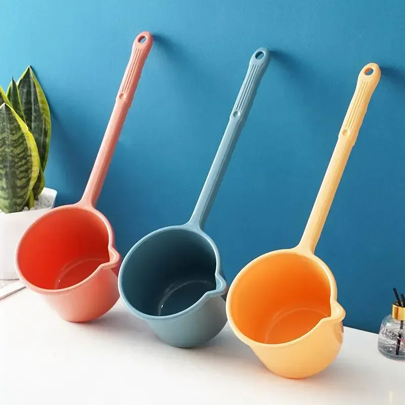 Long Handle Kitchen Plastic Water Scoops Anti-drop Durable Large Vegetable Fruit Washing Ladle Baby Bath Shampoo Water Spoons