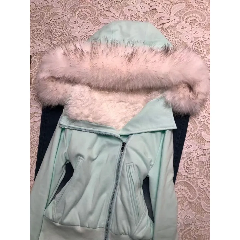 هوديي أبيض 2000s ملابس لطيفة للفتيات حار ملابس الشارع الشهير شارع العليا الكلاسيكية الحد الأدنى سترة غير رسمية فريدة من نوعها فو الفراء طوق هودي