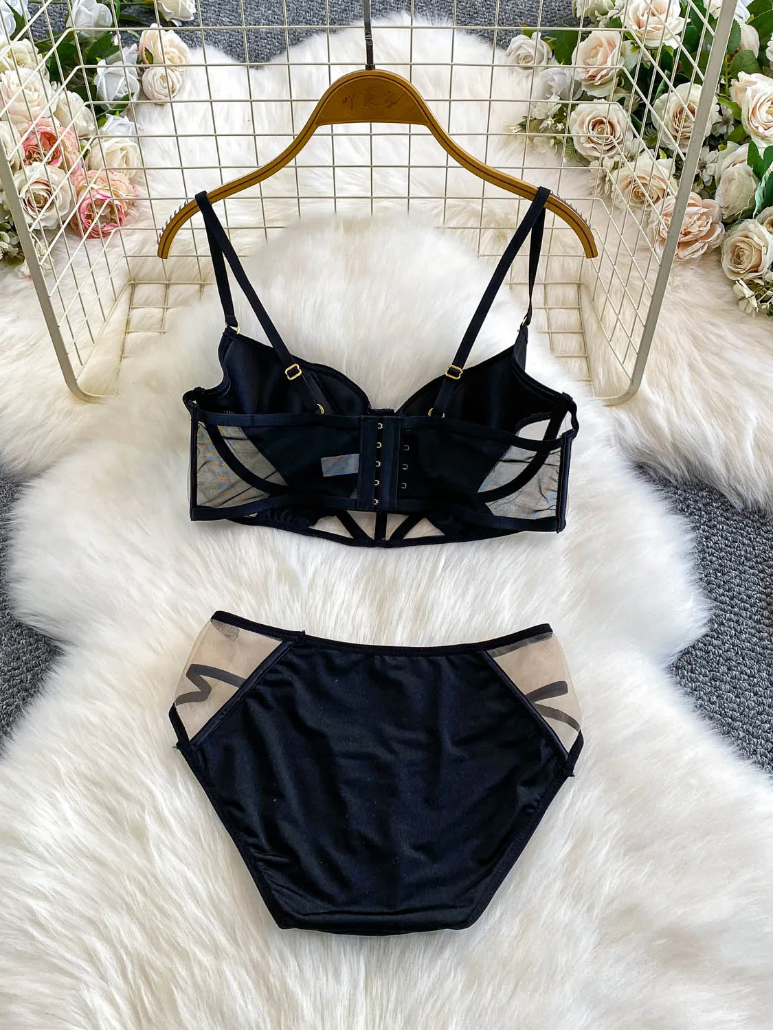 Pure Desire Sexy Me Paneling Tube Top Strap Vest Women Autumn Winter Soft Fibone Slimming Top Swimsuit Set Casual Wear