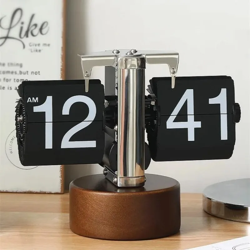 European Vintage Z Automatic Page-Turning Clock, Wooden Desktop Clock, Living Room Decorative Piece, Mechanical Art Clock