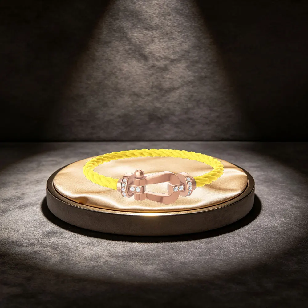 

Высококачественный классический браслет-кольцо 2026 года с мелкими бриллиантами