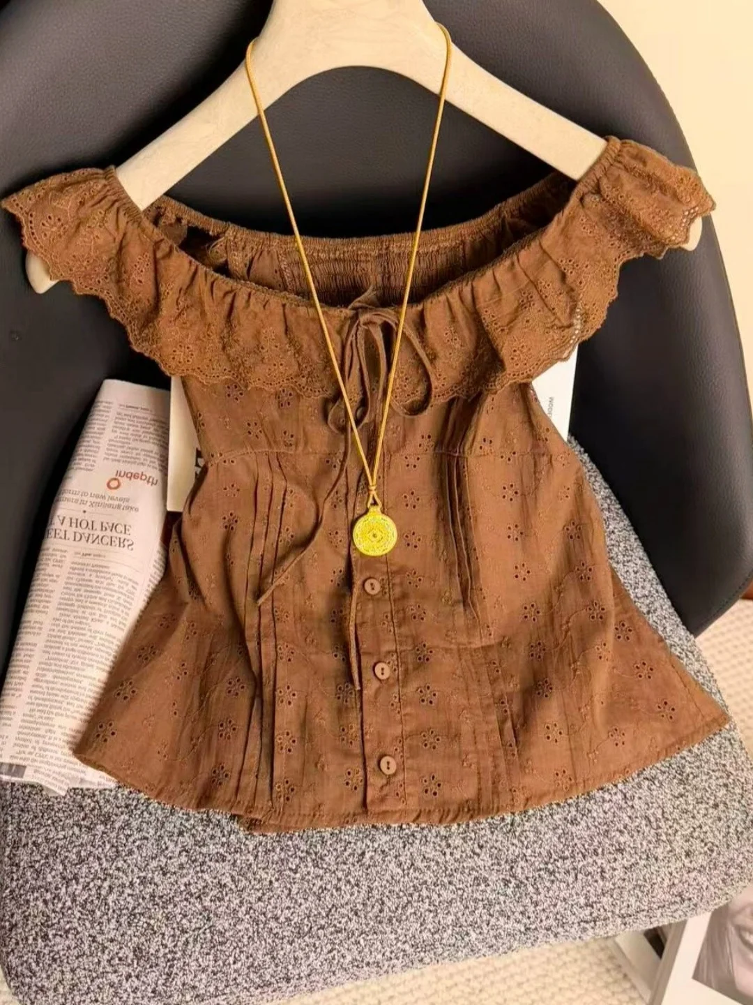 

Retro Lace Trim One Shoulder Shirt Women's Fashion Hollow out Slim Fit Waist Cinch Short Top Chic Summer New Arrival Cotton B...