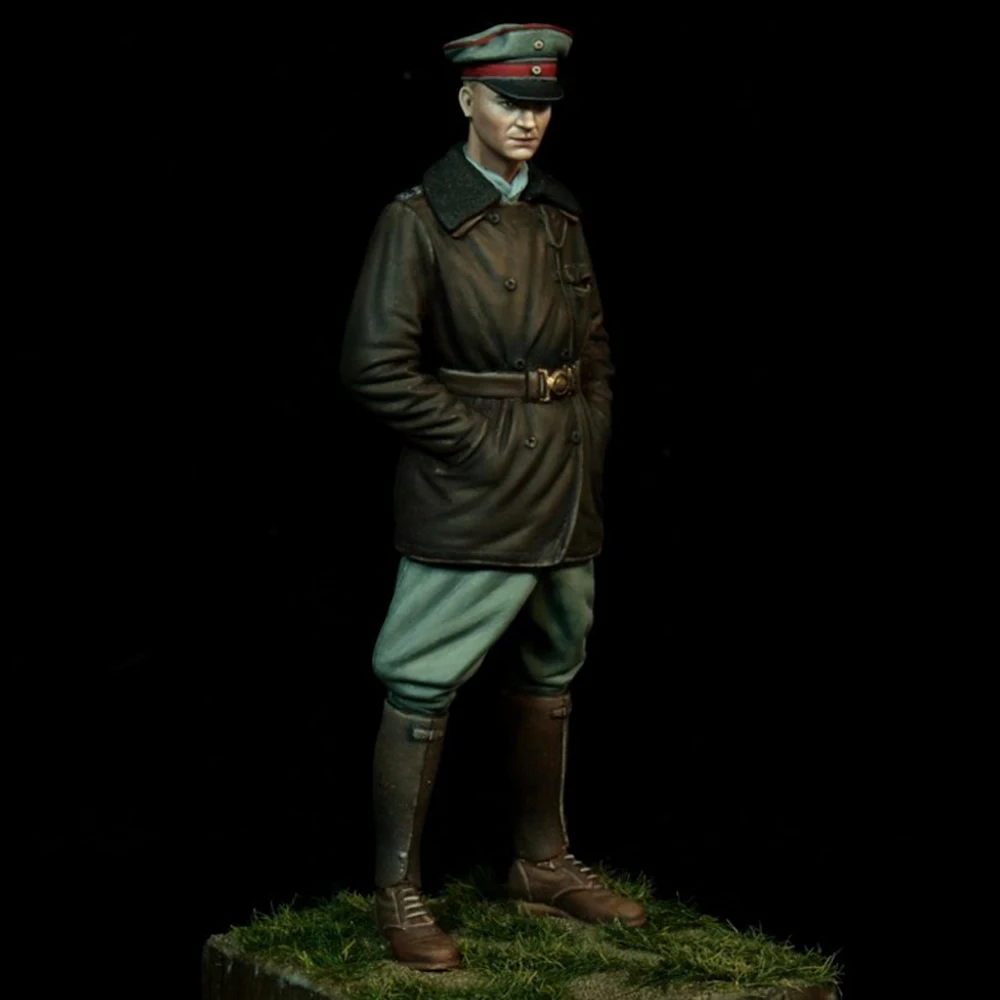 Resin Model figure, 1/24,  officers, winter clothes, GK, Military theme, Unassembled and unpainted kit