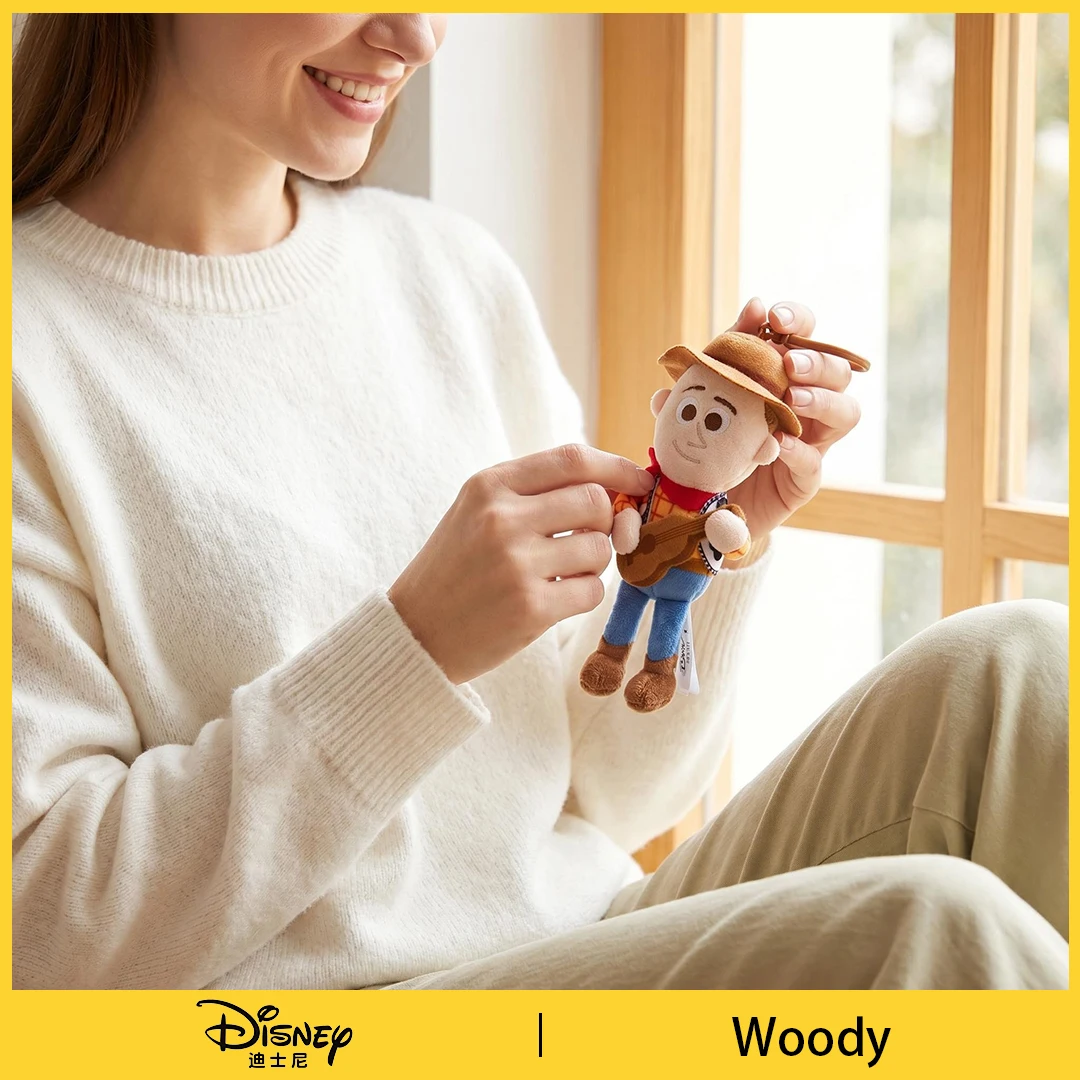 Potdemiel Disney Pixar Toy Story Woody Colgante de Peluche con Guitarra, Adorno para Mochila Escolar, Peluche Kawaii, Regalo de Navidad