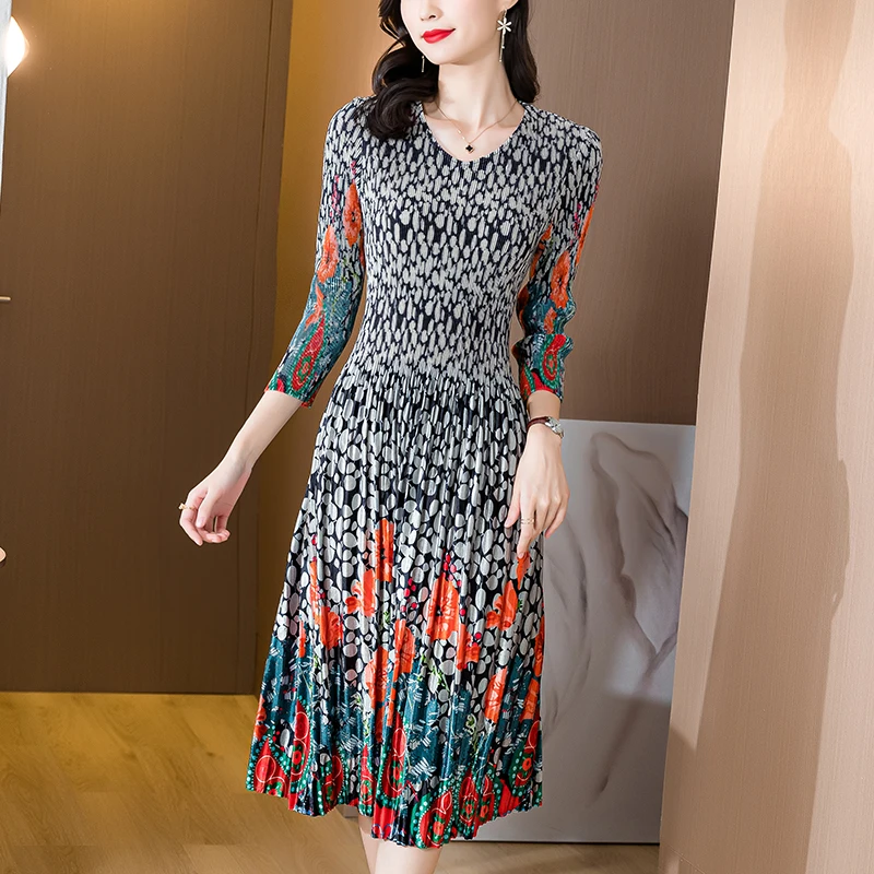 2023 New Elegant Positioning Flower Dress Women's Korean Loose Tight Velvet Bottom Dress Autumn Retro Loose Tight Vacation Vesti