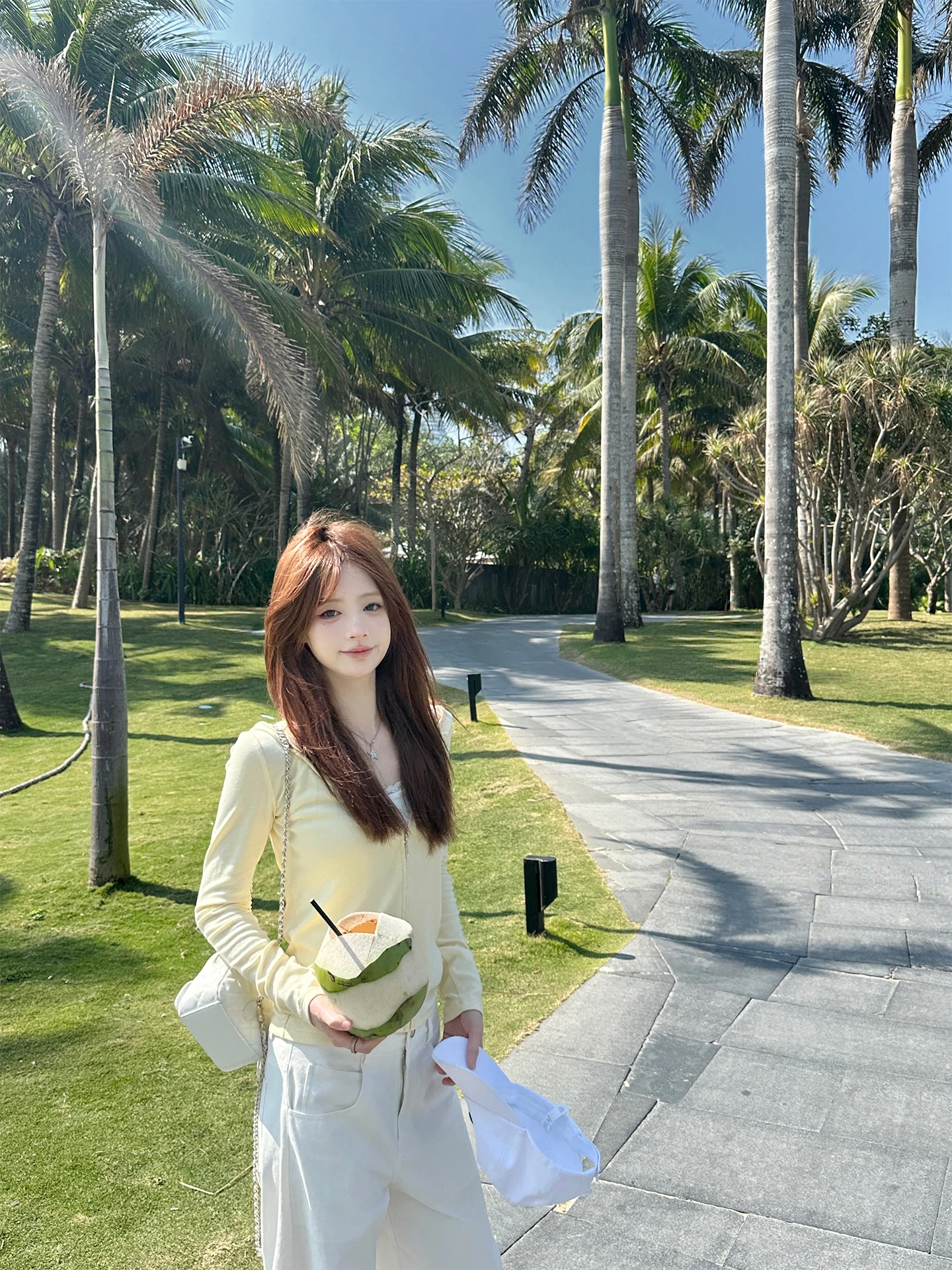 

Толстовка Zzhen Studio Slim Fit с капюшоном, повседневный кардиган на молнии с длинными рукавами, универсальный, удобный, из смесового хлопка, женская, весенняя мода