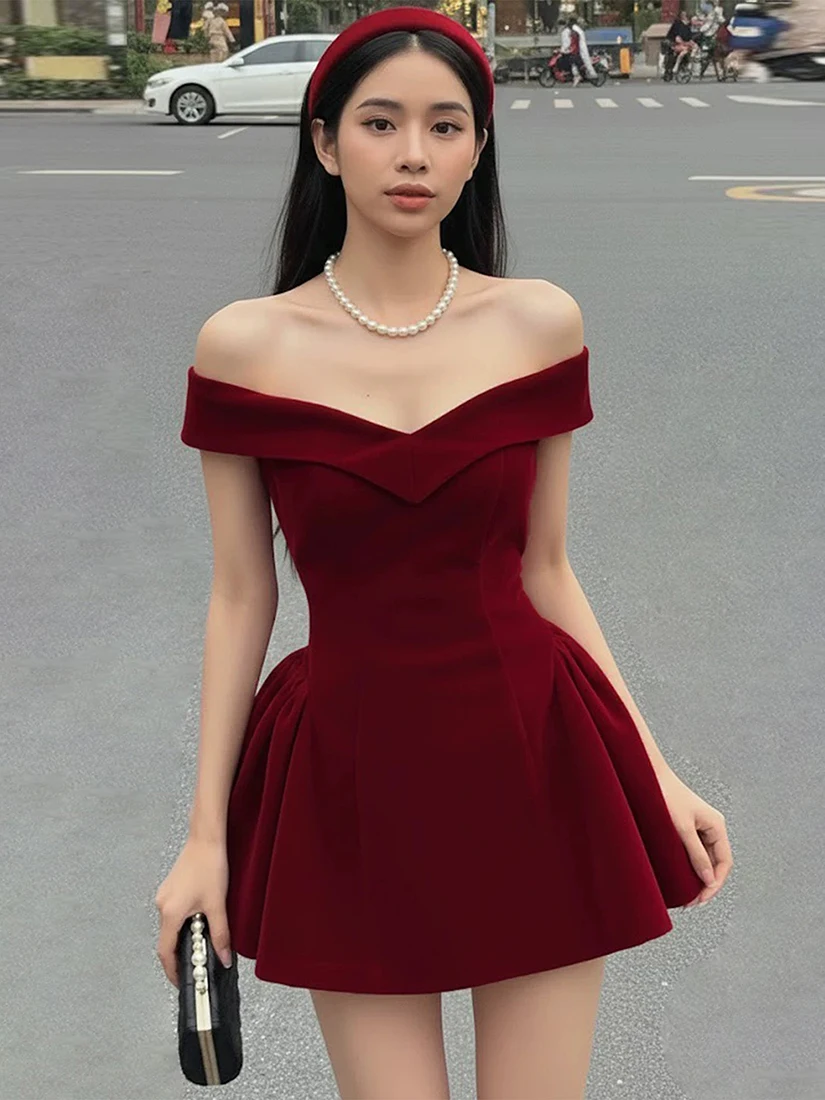 Ele Weird Puss Wome… - image