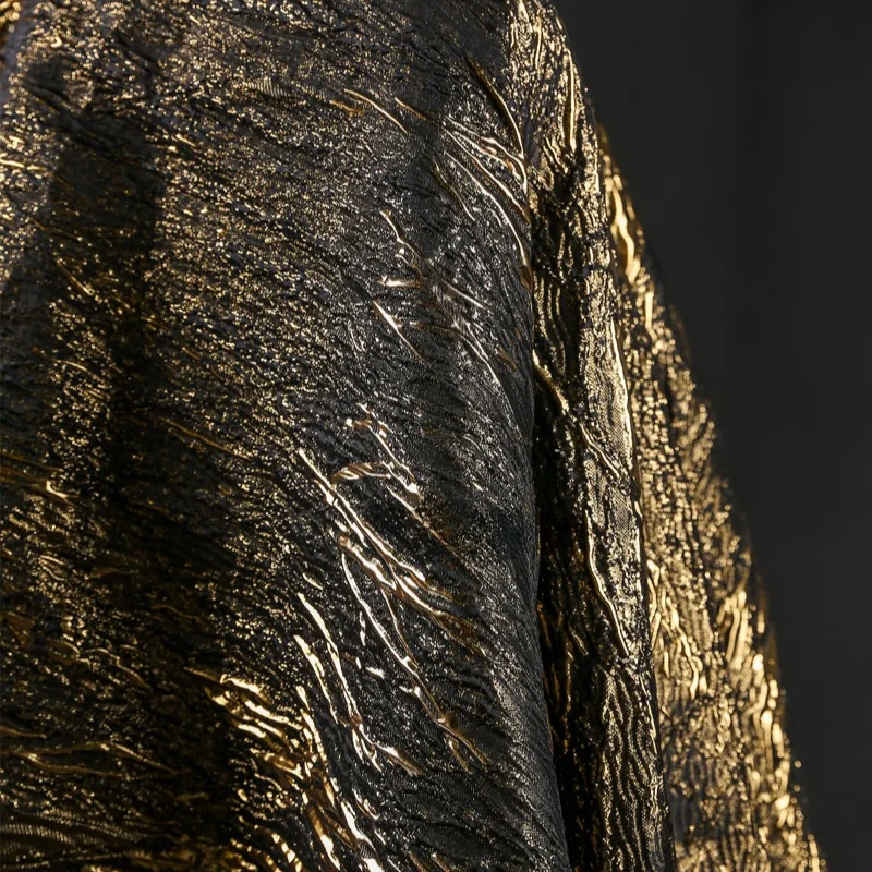 Black Gold Vein Pattern Undulating Gilded Jacquard Fabric, Three-dimensional Sparkling Heavy Texture Clothing Design Fabric