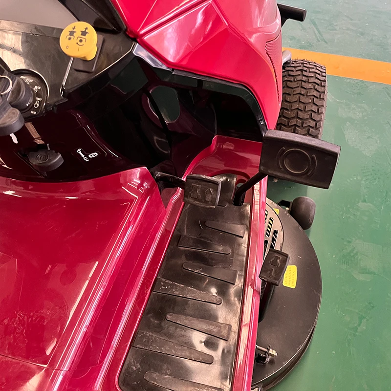Customized Four-Wheel Drive Lawn Mower, Powerful Engine, Riding Lawn Mower, Bandwidth Platform