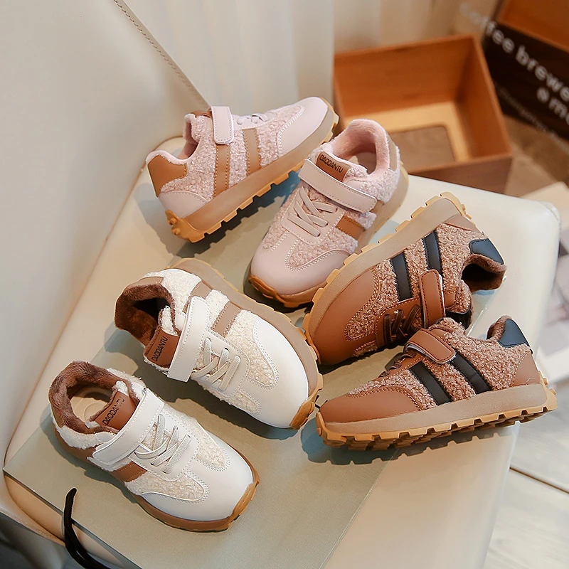 2024 Winter New Children Plush Sneakers for Girls Boys Fashion Korean Style Soft Bottom Anti-slippery Versatile Chic Sports Shoe