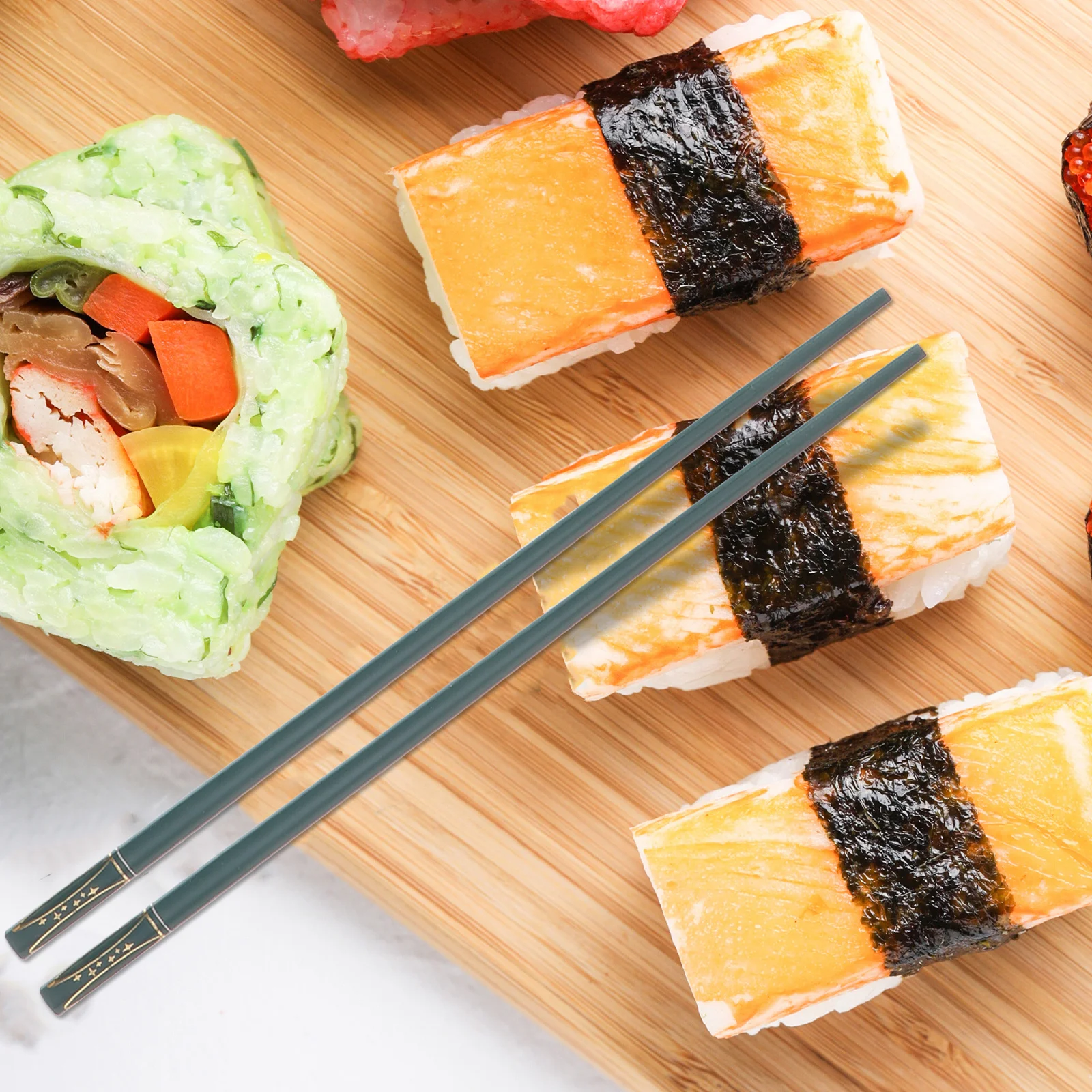 

8pcs Reusable Anti-Slip Glass Fiber Chopsticks Japanese Chinese Style Sushi Sticks For Household Tableware