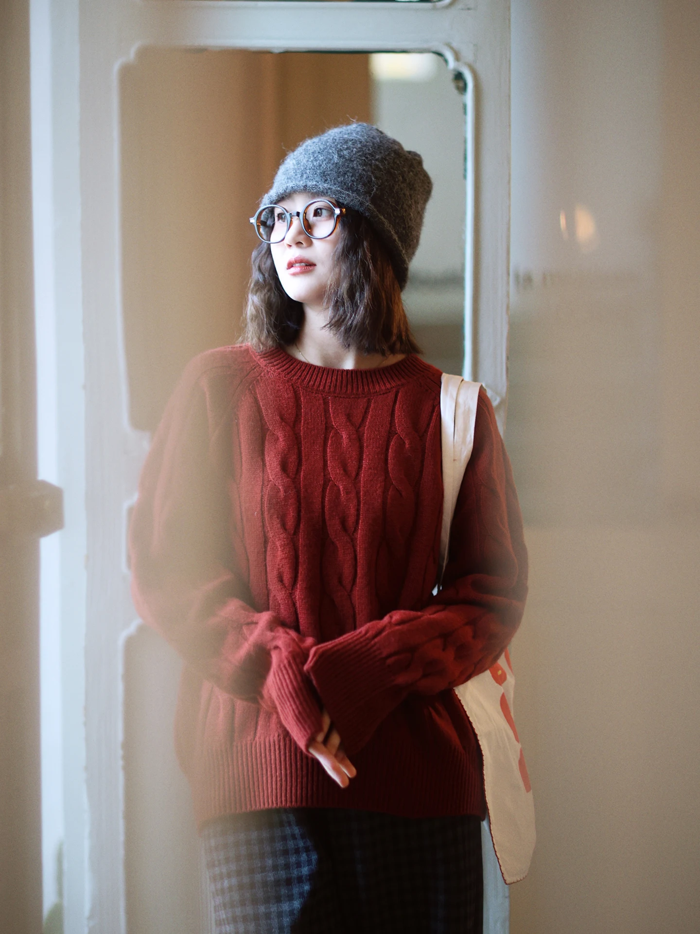 

Мягкий шерстяной свитер с круглым вырезом для женщин, винтажный свободный вязаный джемпер с узором «косы», цветочный, C42, бежевый, новая осенне-зимняя коллекция, топ для девушек