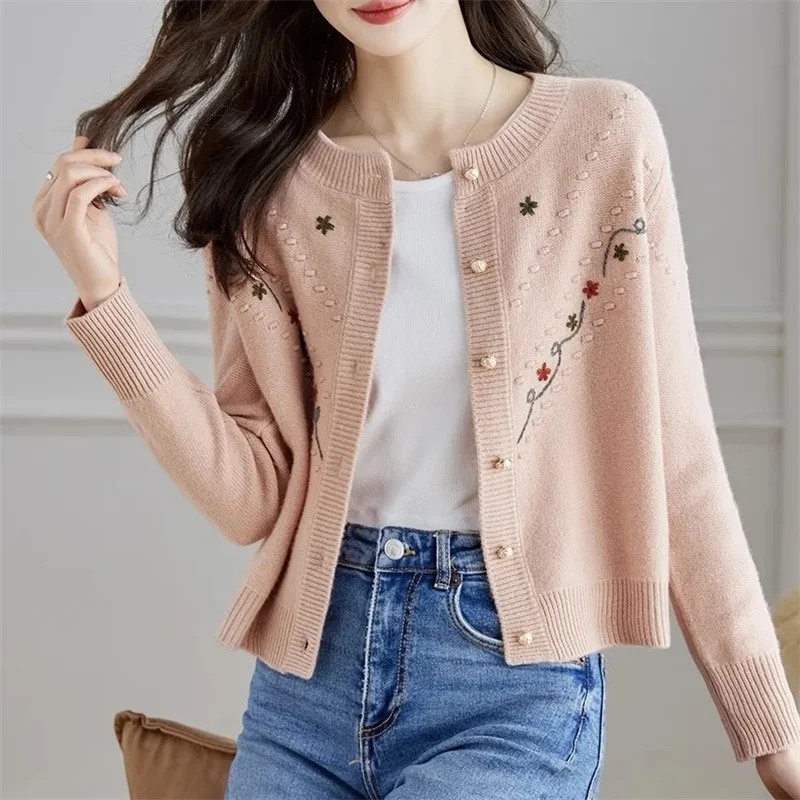 2024 Knitted Sweater Hand Embroidered New Autumn/Winter Cardigan Short High end Coat Loose Top for External Wearing Pink Beige