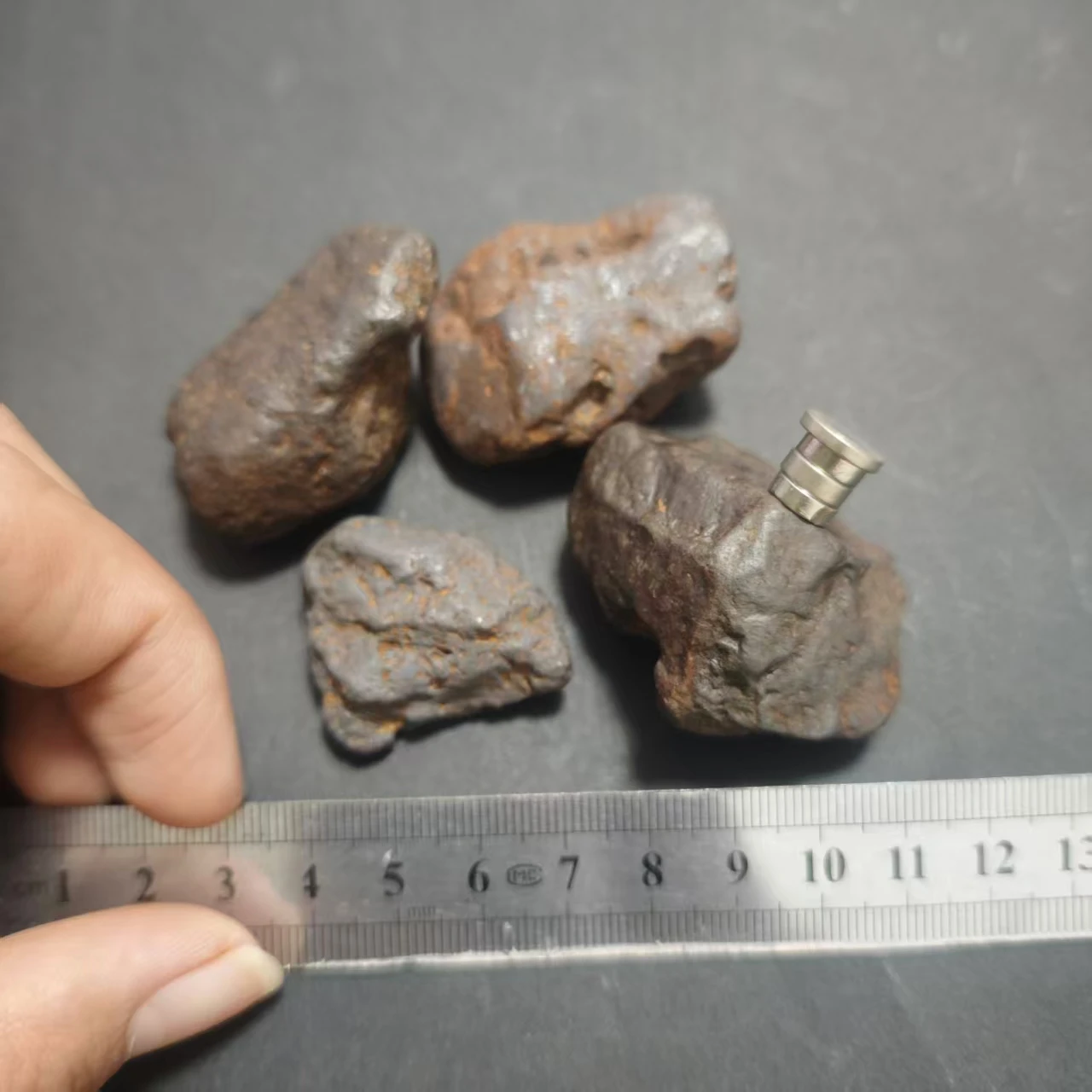 1Pc Small Natural Meteorite Rough Rare Metal Meteorite Stone Aerolite Aerolith Home Falling Stone Collect Specimens Random Shape