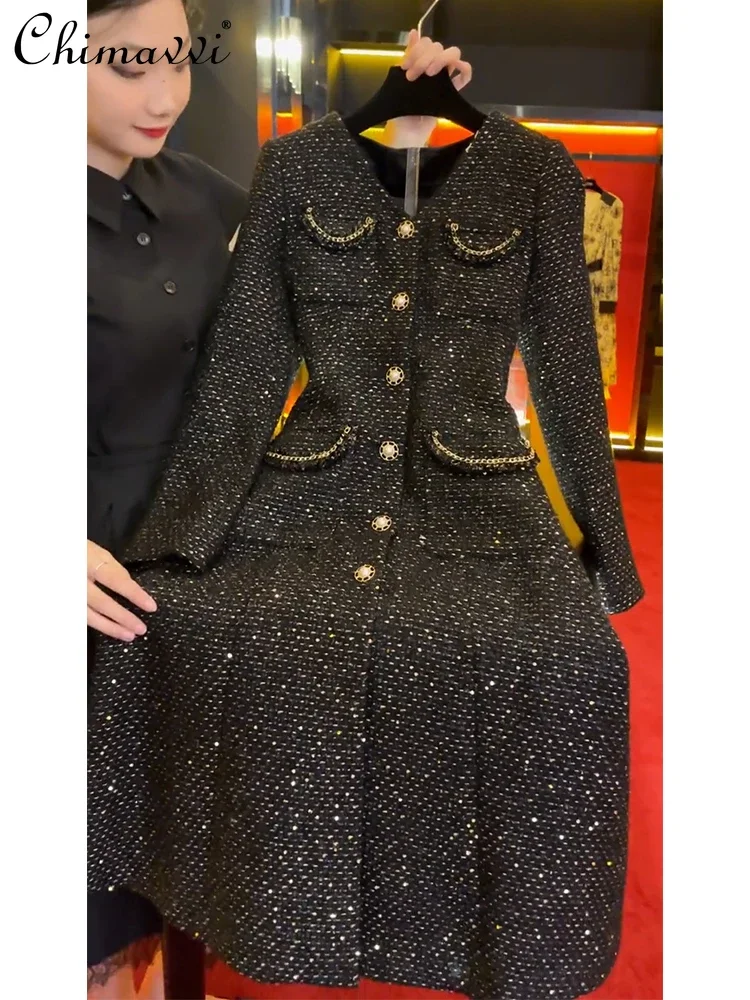 Robe noire mi-longue à manches longues pour dames, haut de gamme, coupe couvertes, tempérament, boutons, mode, vêtements de printemps, nouveau, 2024