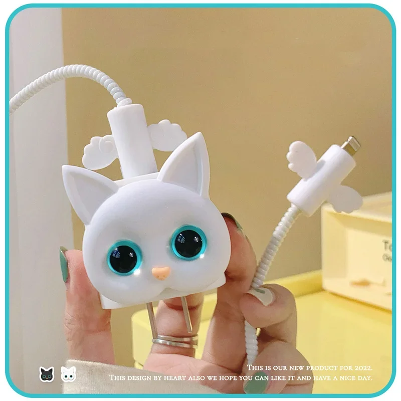 Cute 3D Cat Organizer Data Line Management Charging Safe Plug Protection Winder USB Protector Cover for Apple IPhone 18/20W