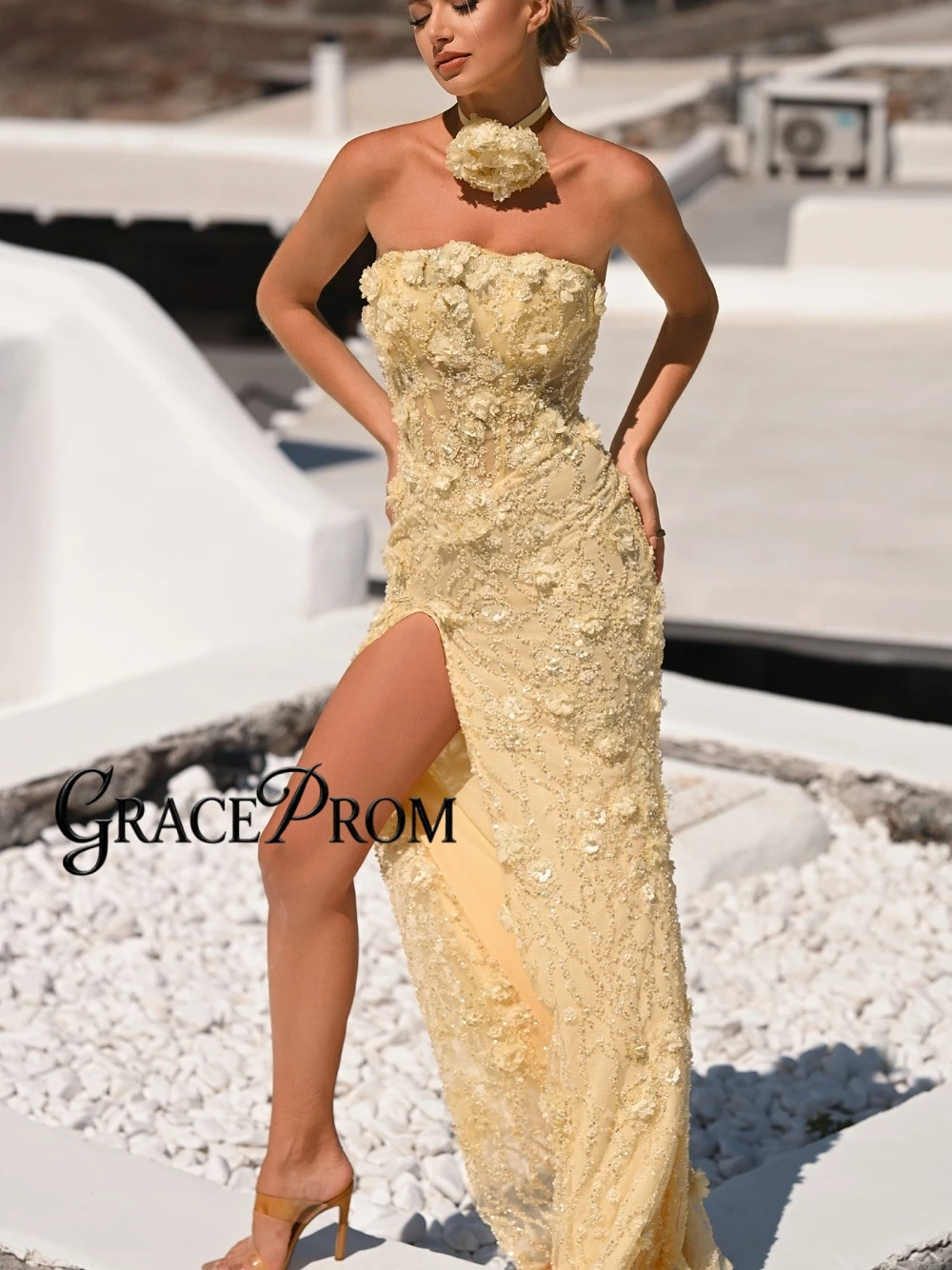 

Bright Yellow Floral Evening Dress Glamorous Strapless Sparkly Prom Gown With High Slit Customized Romantic Blooms Party Wear