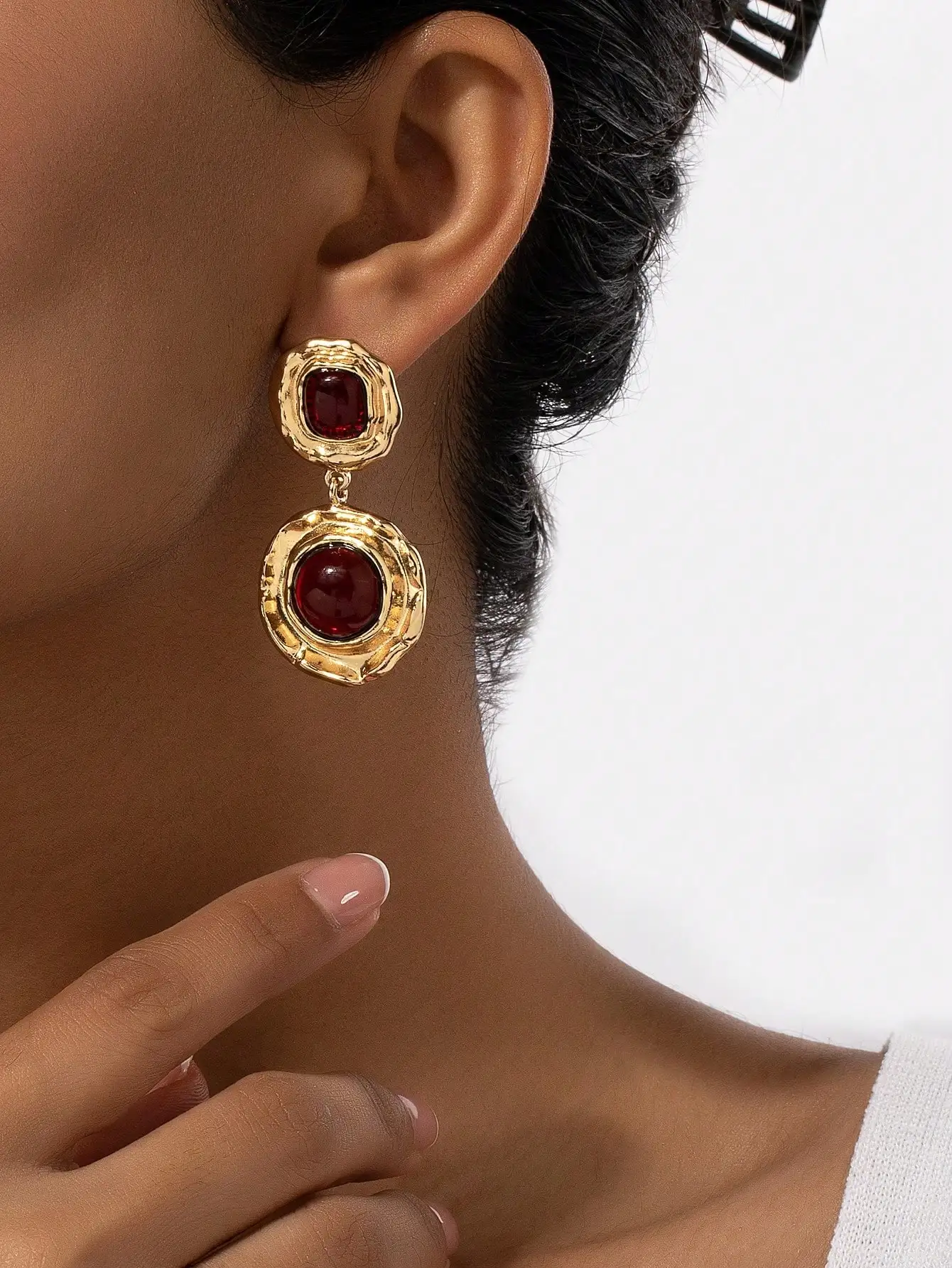 A Pair of Elegant, Retro-Style, Casual, Fashionable, and Versatile Earrings for Girls