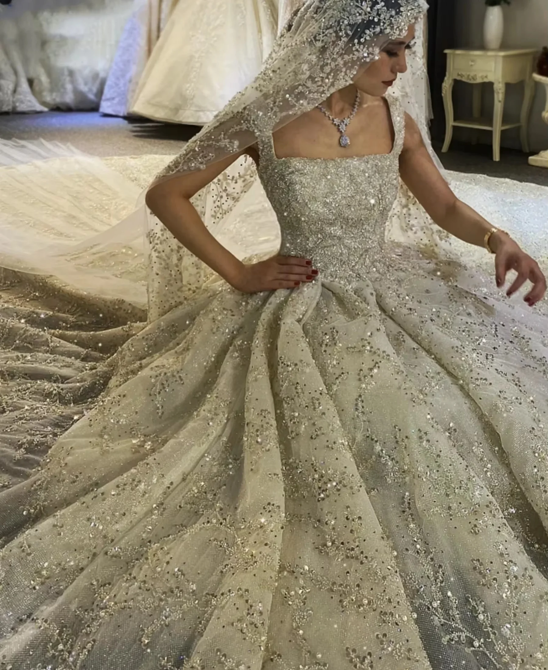 Luxury Princess Straps beading weddingdress Straps Full Beading Bridal Gown Sleeveless royal long Customzied Vestidos De Novia