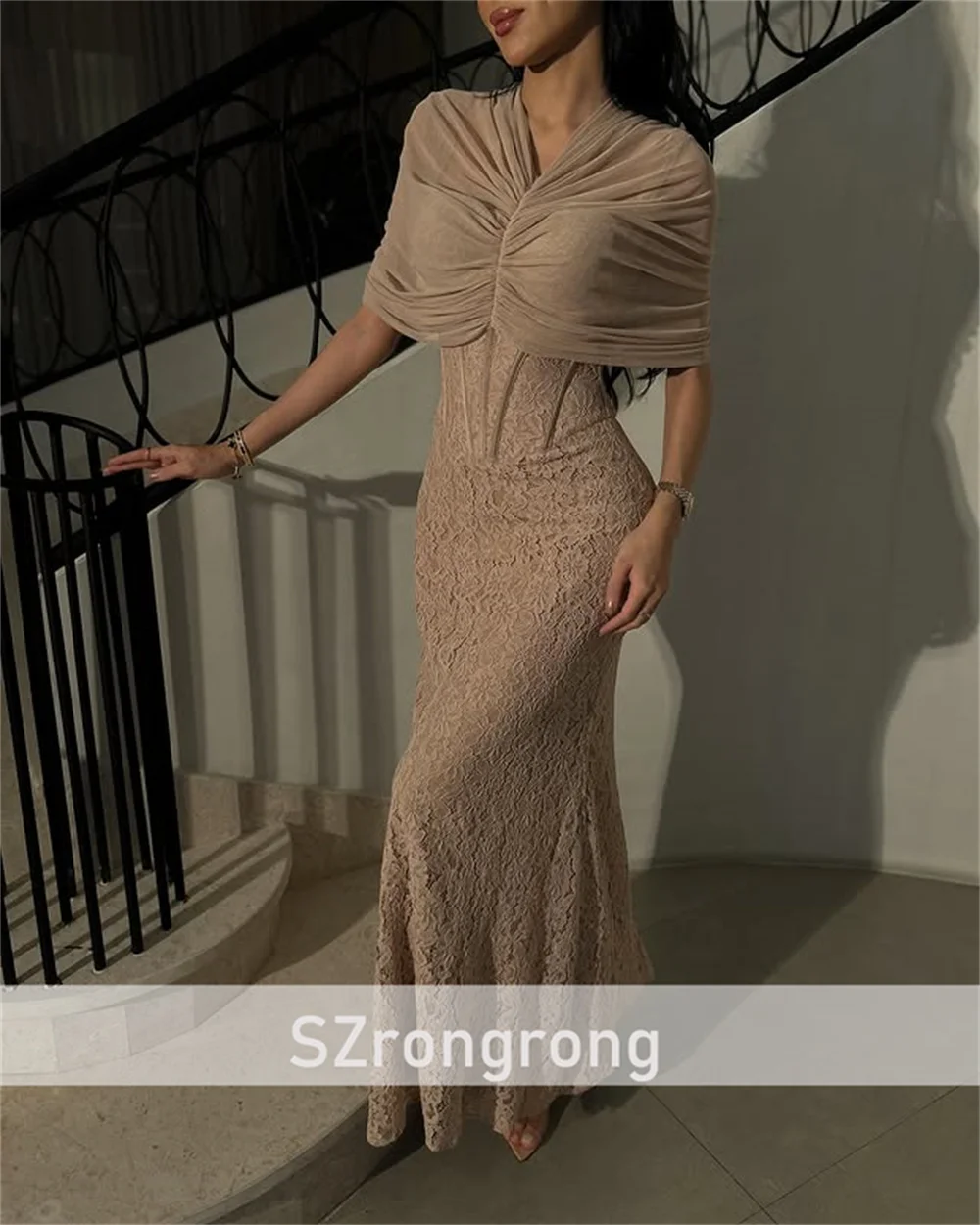 Robes de soirée de lujo sin tirantes de encaje plisado vestido de noche saudí vestido de fiesta largo sin espalda para mujer personalizado