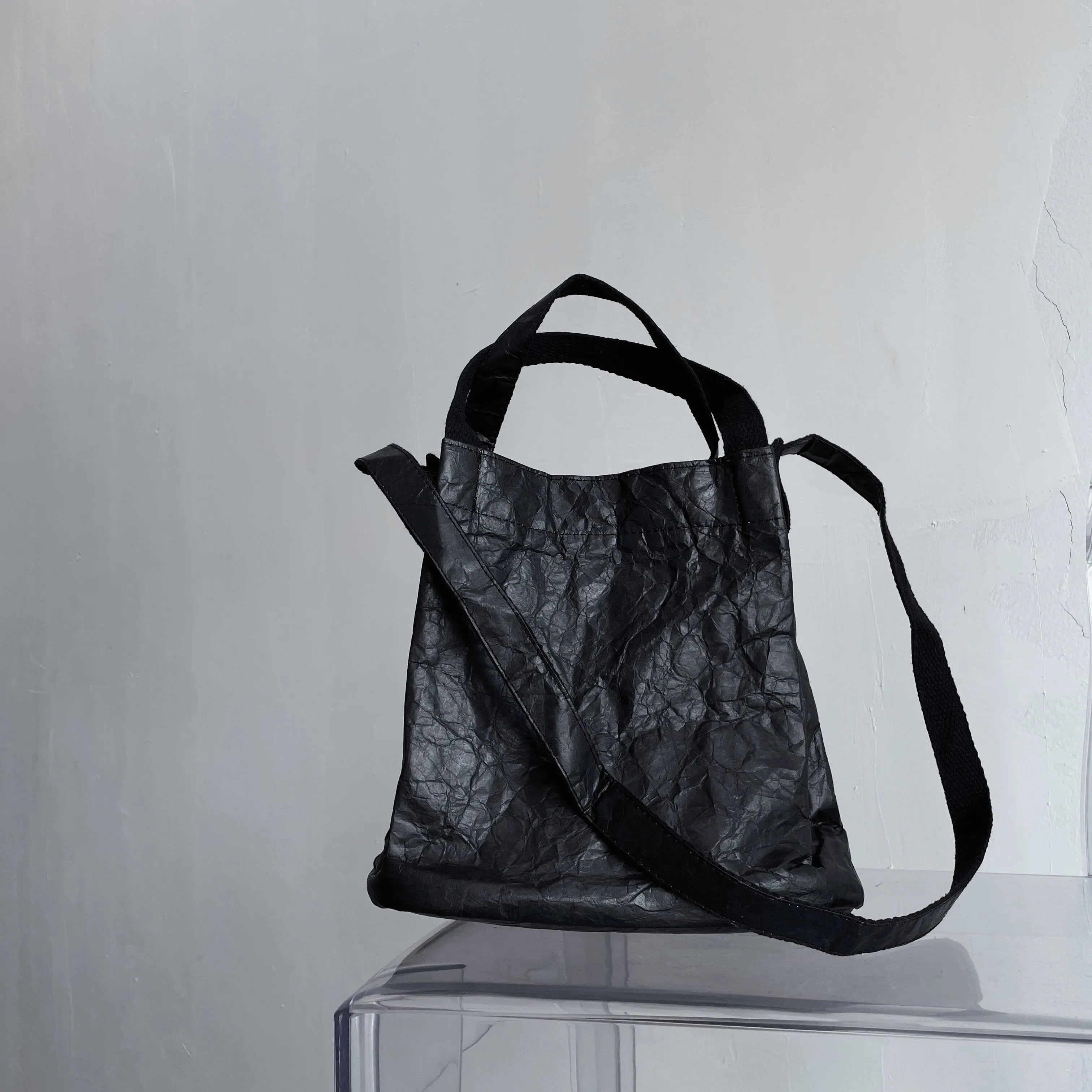 sac-seau-plisse-en-papier-facon-cuir-de-vache-style-sombre-grande-capacite-et-sac-bandouliere-pratique