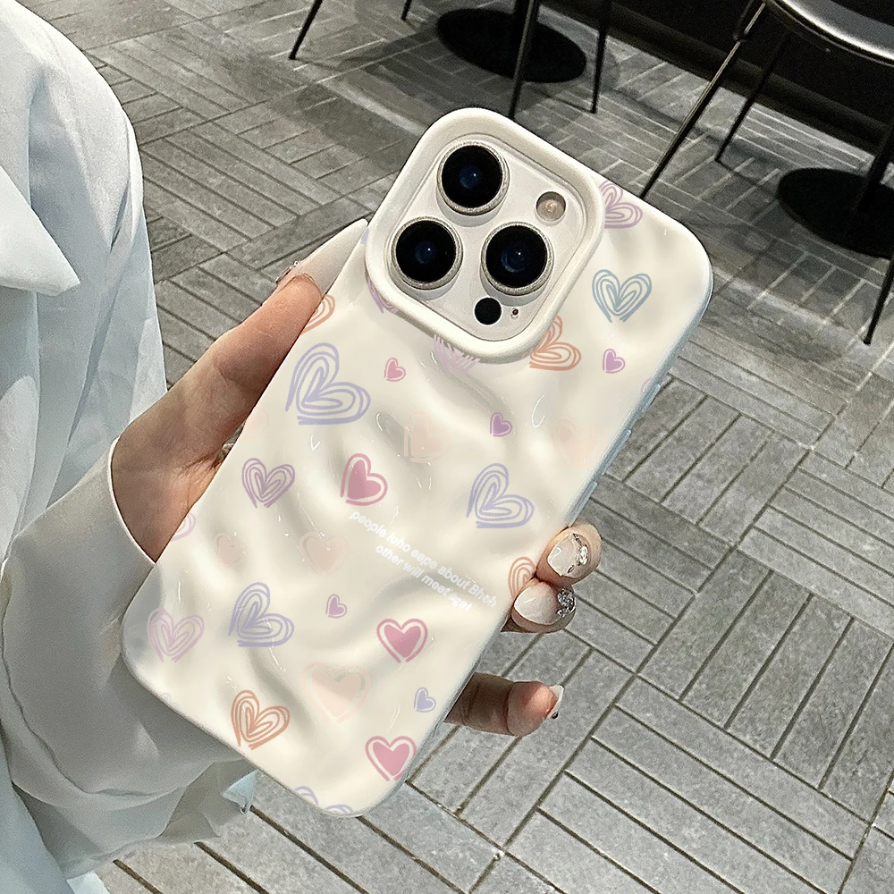 Koreanische Trendige Herz-Handyhülle für iPhone 17 16 15 14 13 12 11 Pro Max 14 Plus 17Air Falten-Wellen Weiche Silikon-Schutzhülle – Detail 4