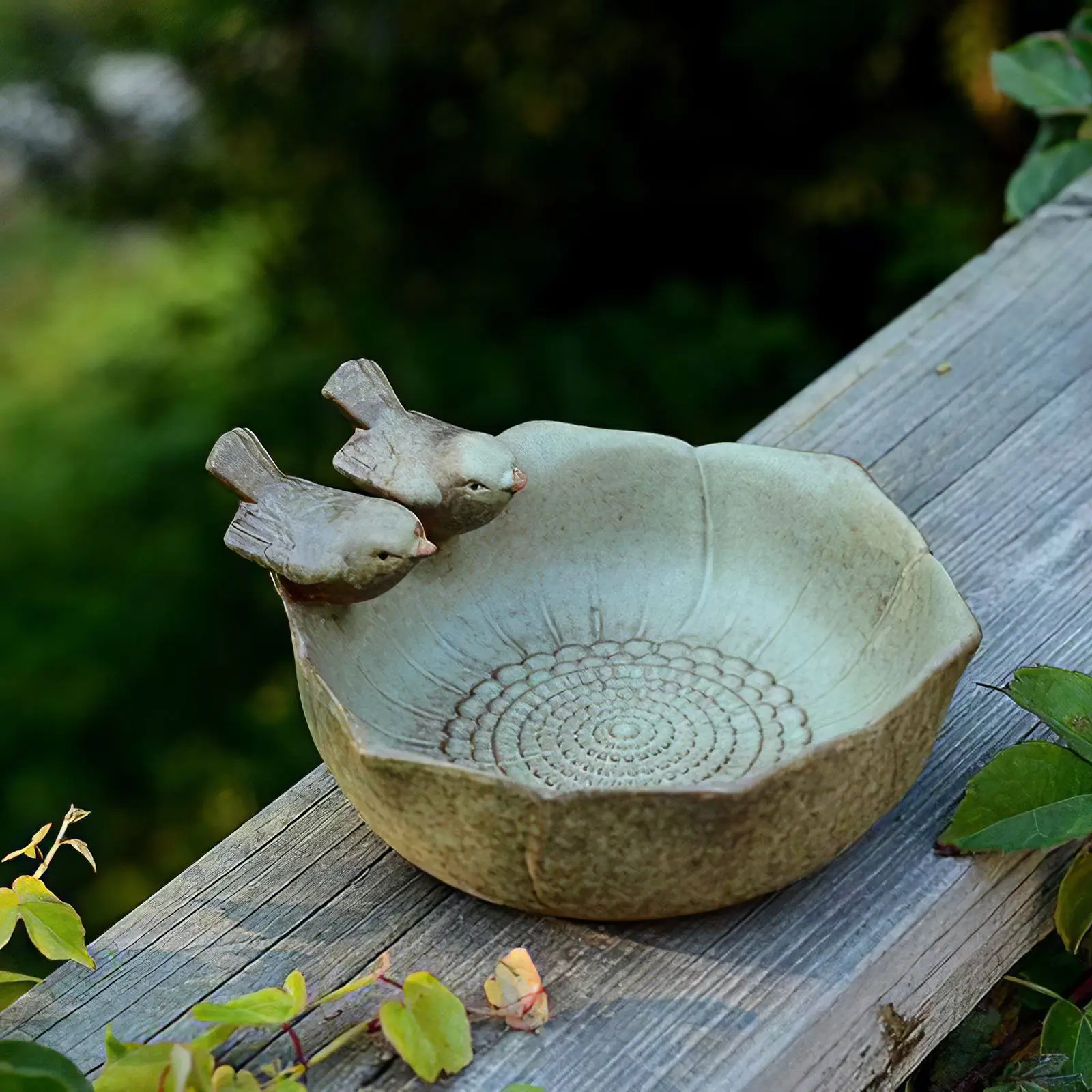 Ceramic Bowls Feeder For Birds Creative Bee Bird Bath Garden Statues Hydroponic Flowerpot Artwork Decora Table Ornaments Crafts