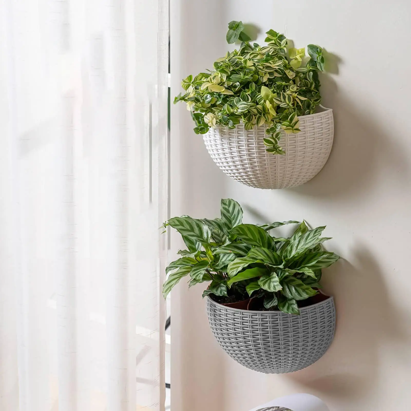 

Wall Hanging Flowers Planter Imitation Rattan European Style Semicircle Plant Baskets Hanging Basket Flowerpot for Home Decor