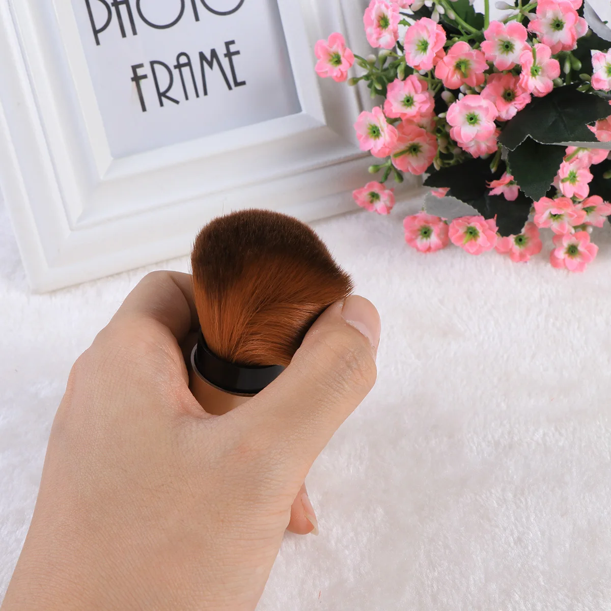 

Retractable Blush Multi-Functional Makeup Brush Set Portable Powder Brush For Foundation Mineral Stippling
